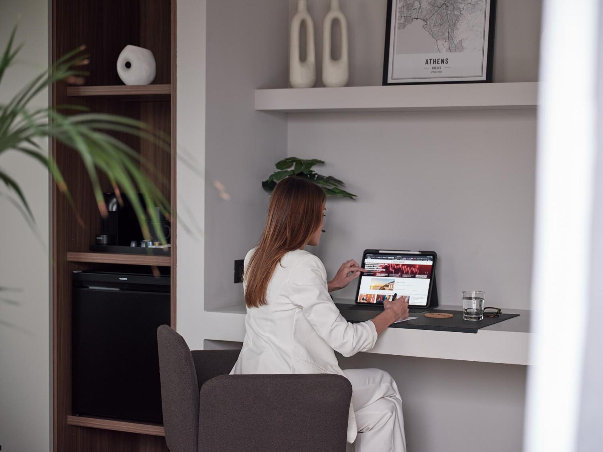 Bond Smart Living Suites Афіни Екстер'єр фото